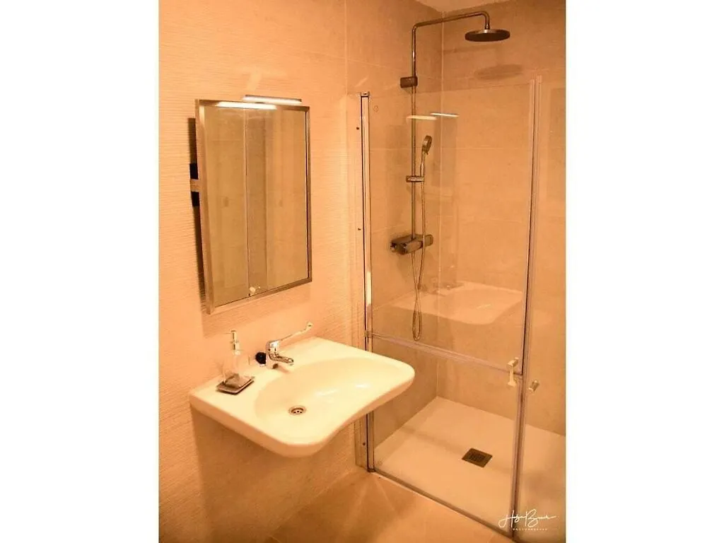 Ботель Buganvilla Comfortable Holiday Residence Ринкон-де-ла-Викториа